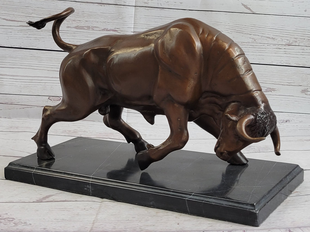 First Bull Charging into History - The Iconic Bull in Bronze – Bronzhaus