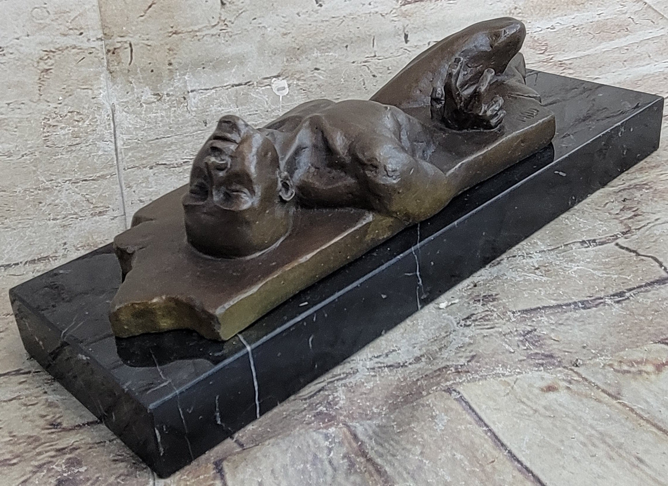 Dark Elegance: Macabre Sculptures Perfect for Halloween