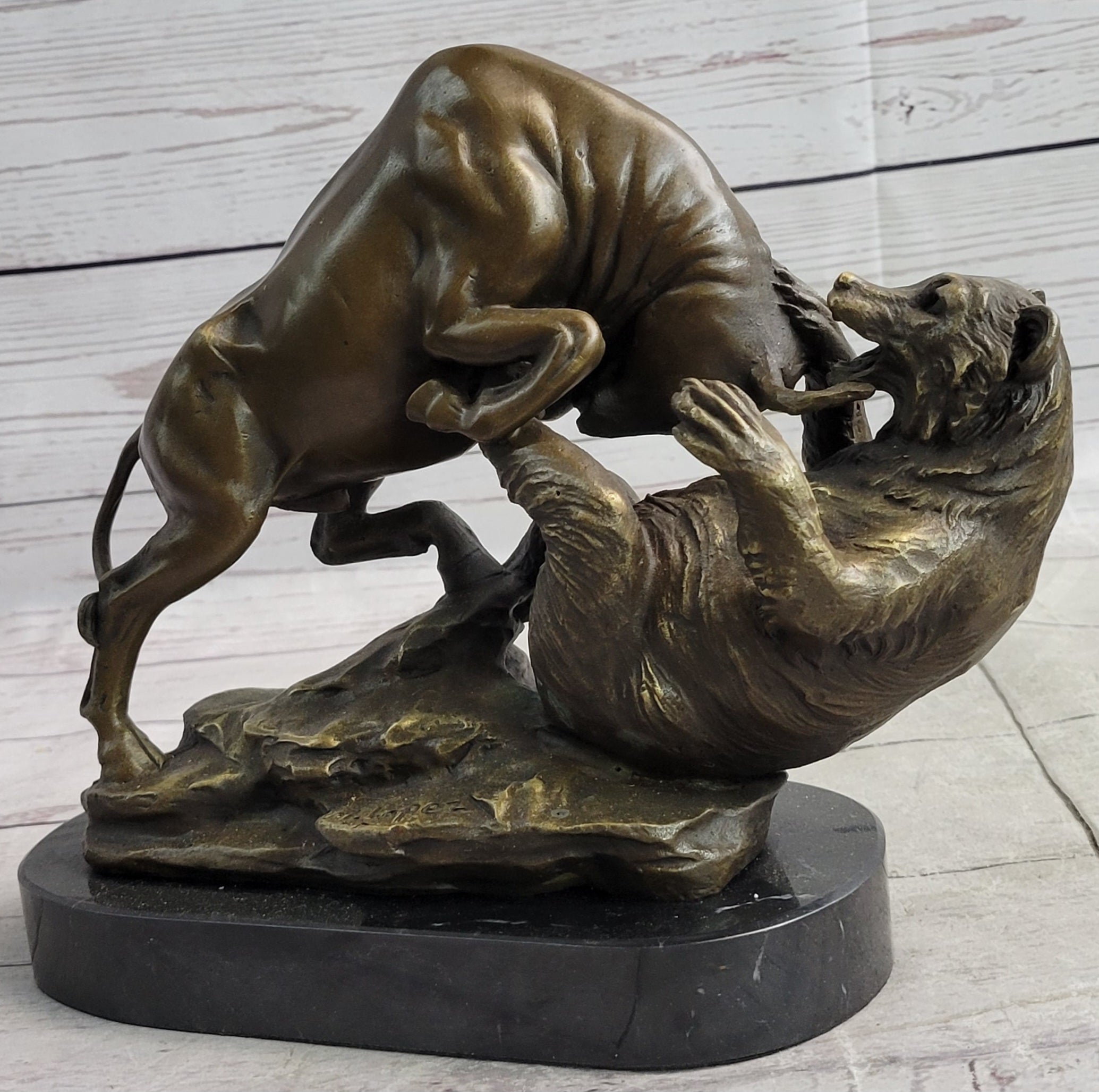 10 Best Decorative Art Sculptures for the Perfect Father's Day Gift