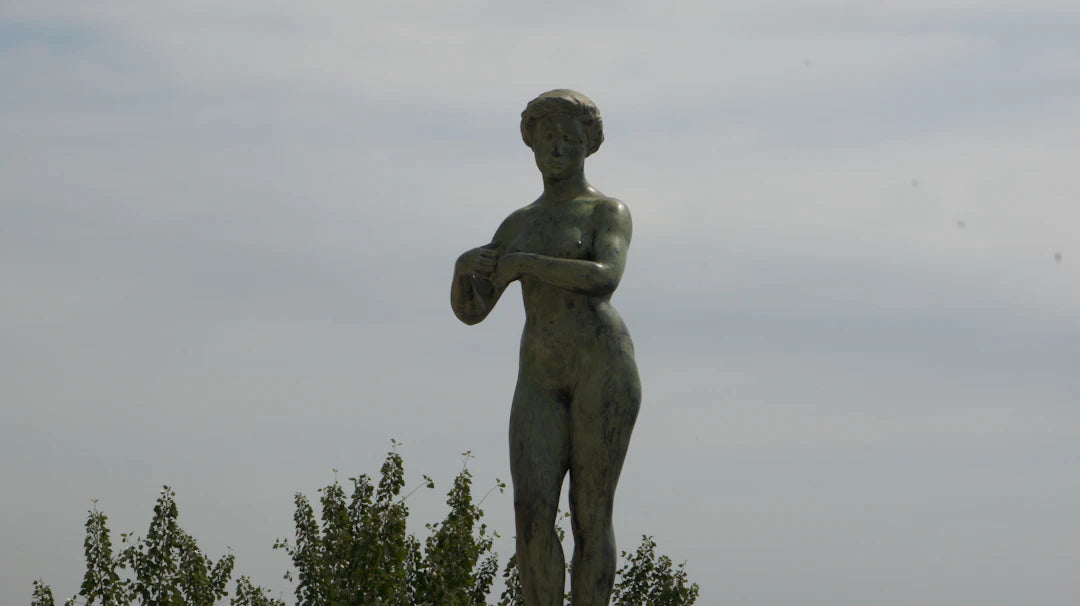 Choosing the Perfect Gift Bronze Sculptures for Art Lovers