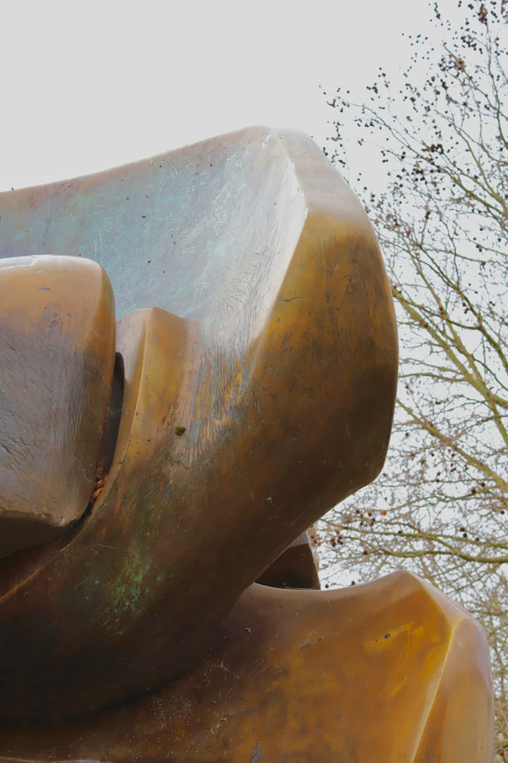 Guide to Choosing and Displaying Bronze Sculptures in Modern Decor