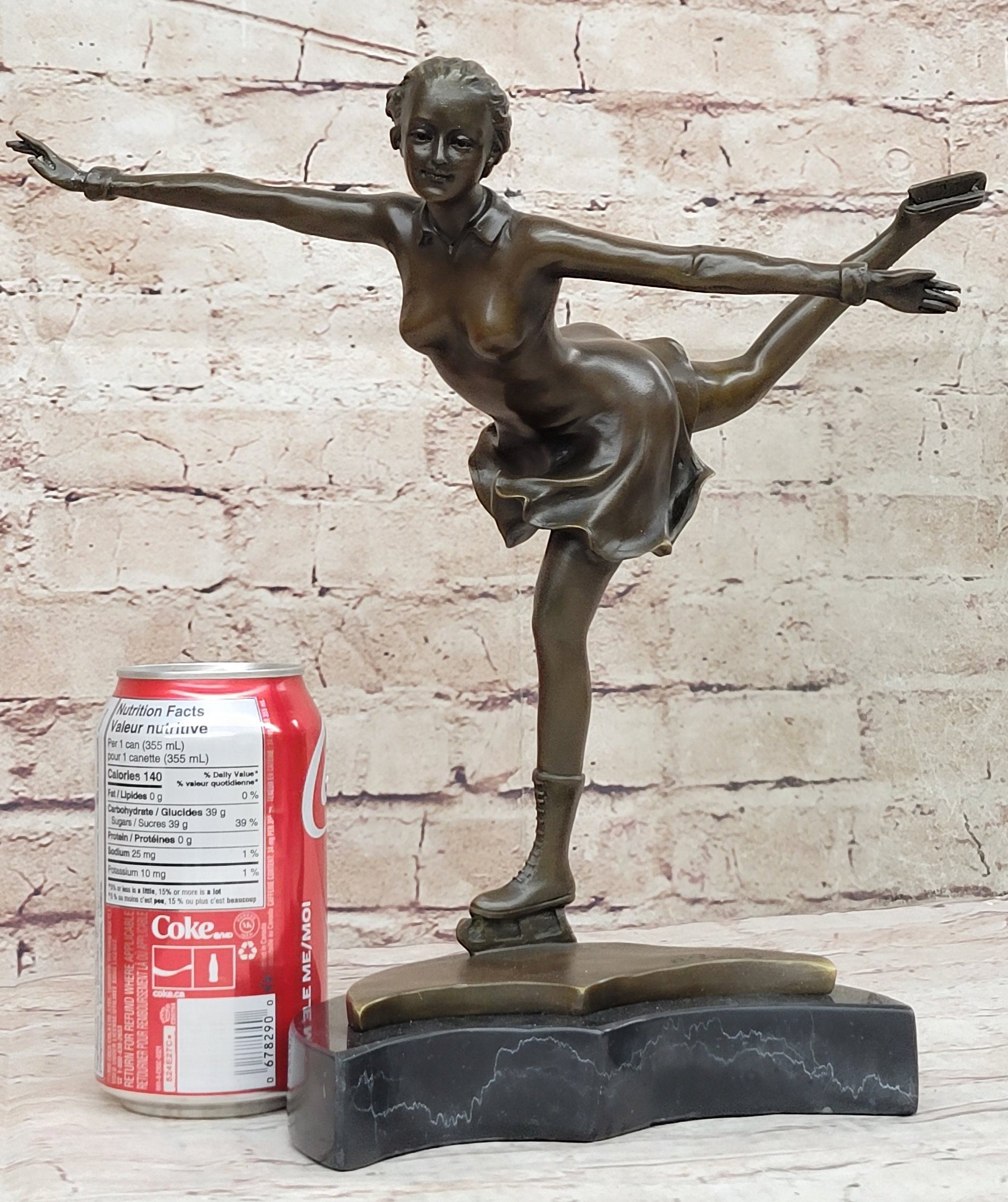 Hot Cast Bronze Sculpture Statue of Female Figure Skater Ice Skating