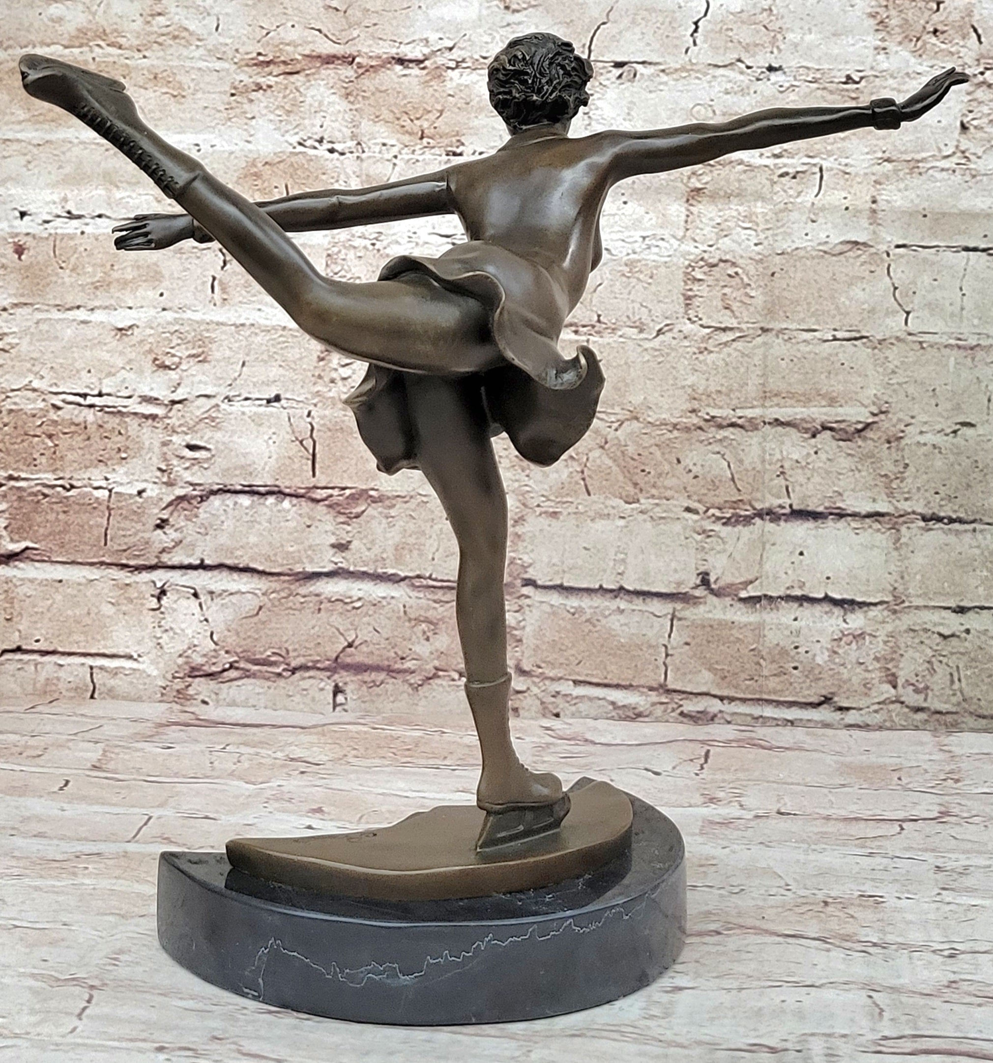 Hot Cast Bronze Sculpture Statue of Female Figure Skater Ice Skating