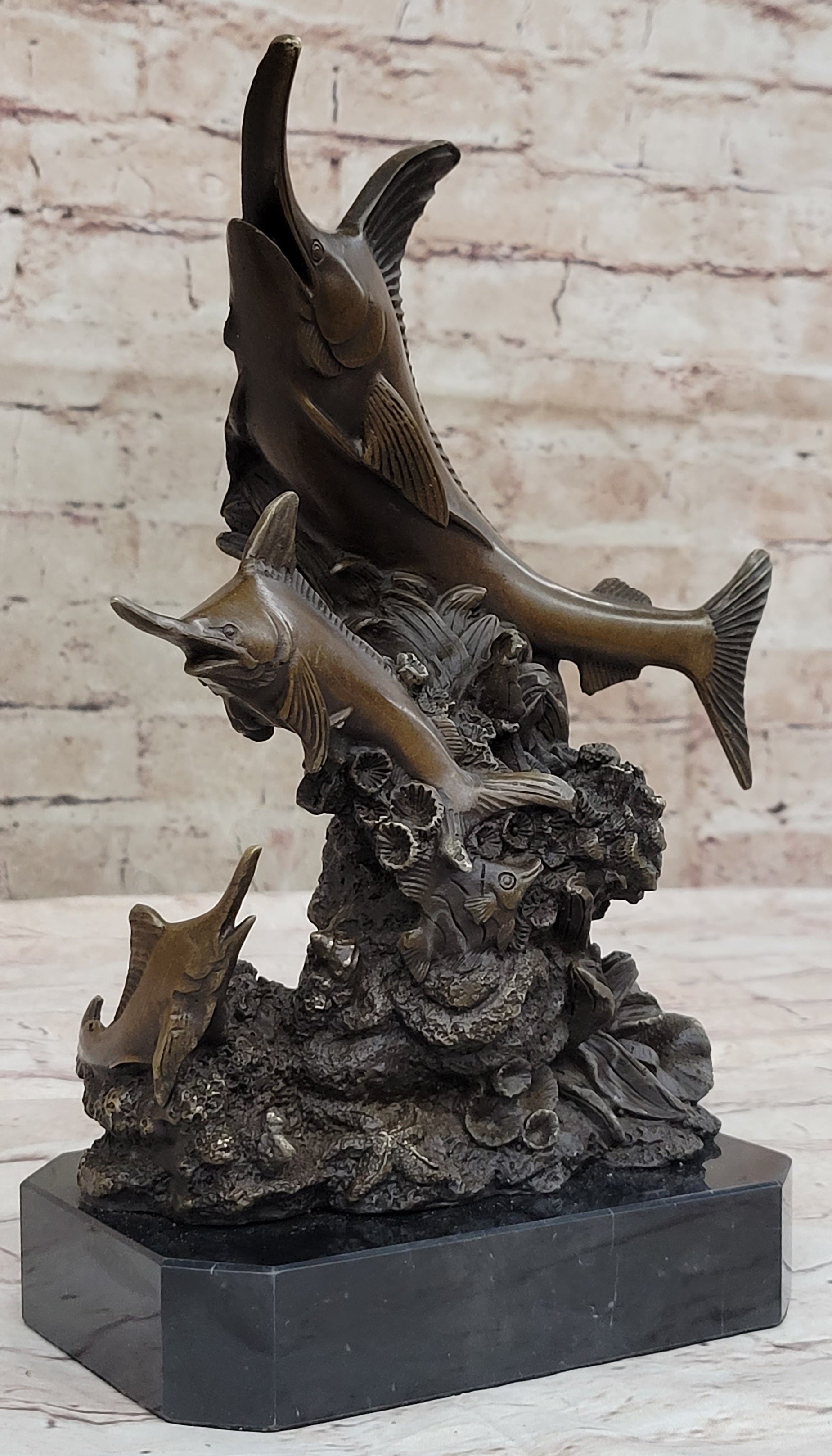 Fish sculpture : photos de stock (18 174 images)