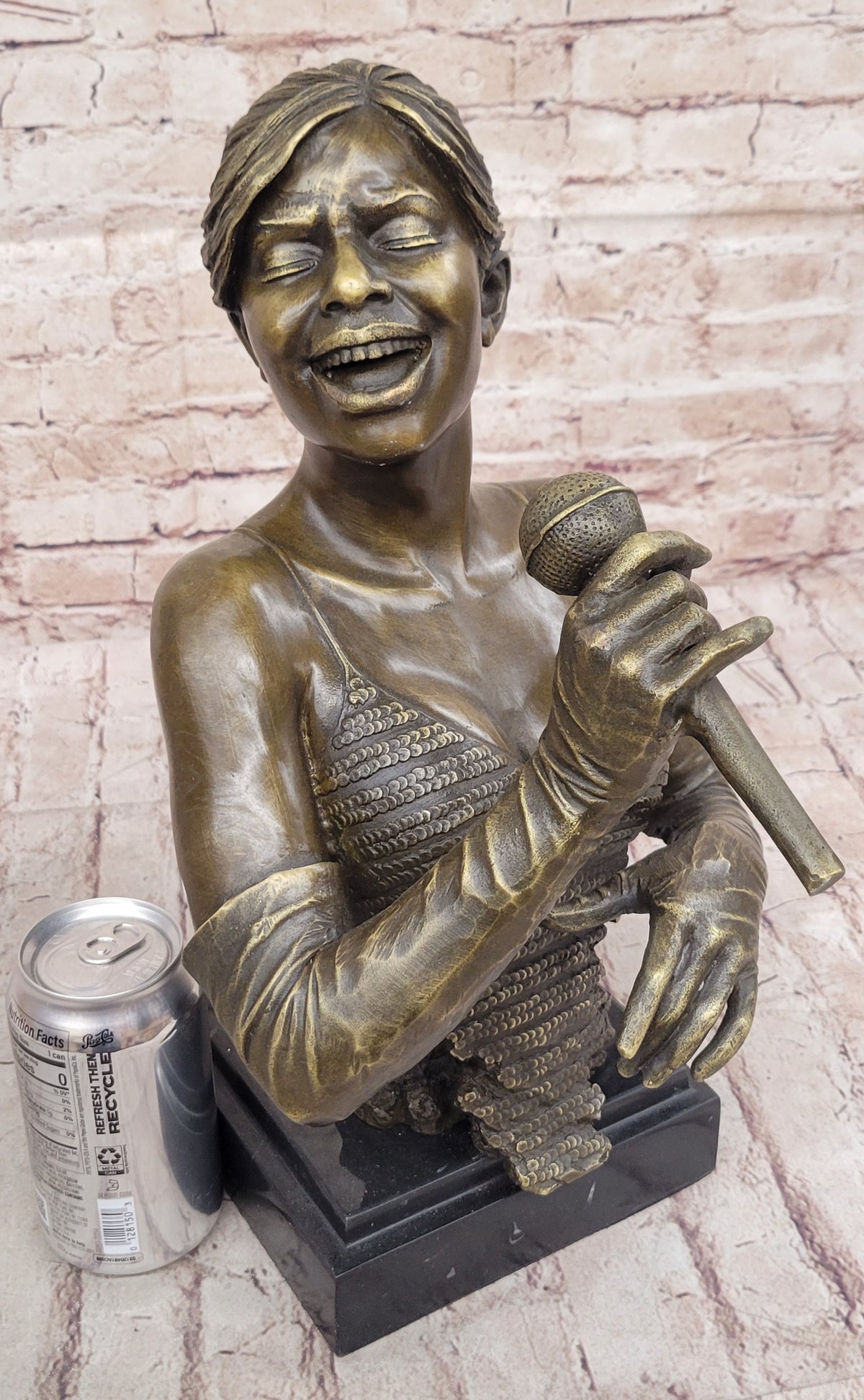 Bronze Female Jazz Singer Bust Microphone Art Deco Statue – Bronzhaus