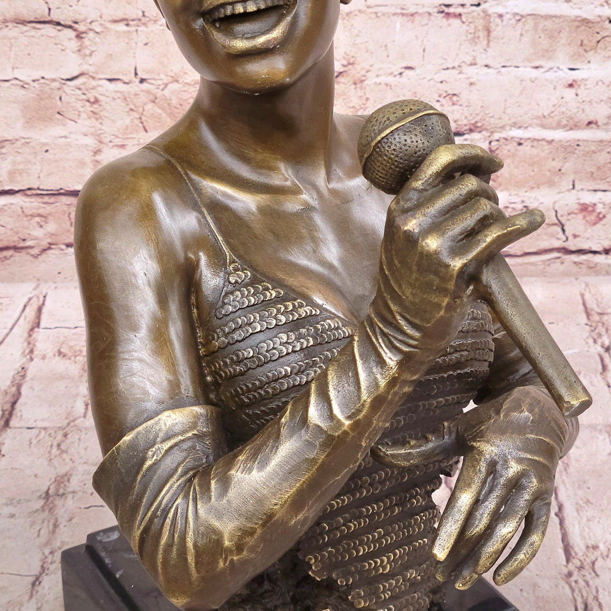 Bronze Female Jazz Singer Bust Microphone Art Deco Statue – Bronzhaus