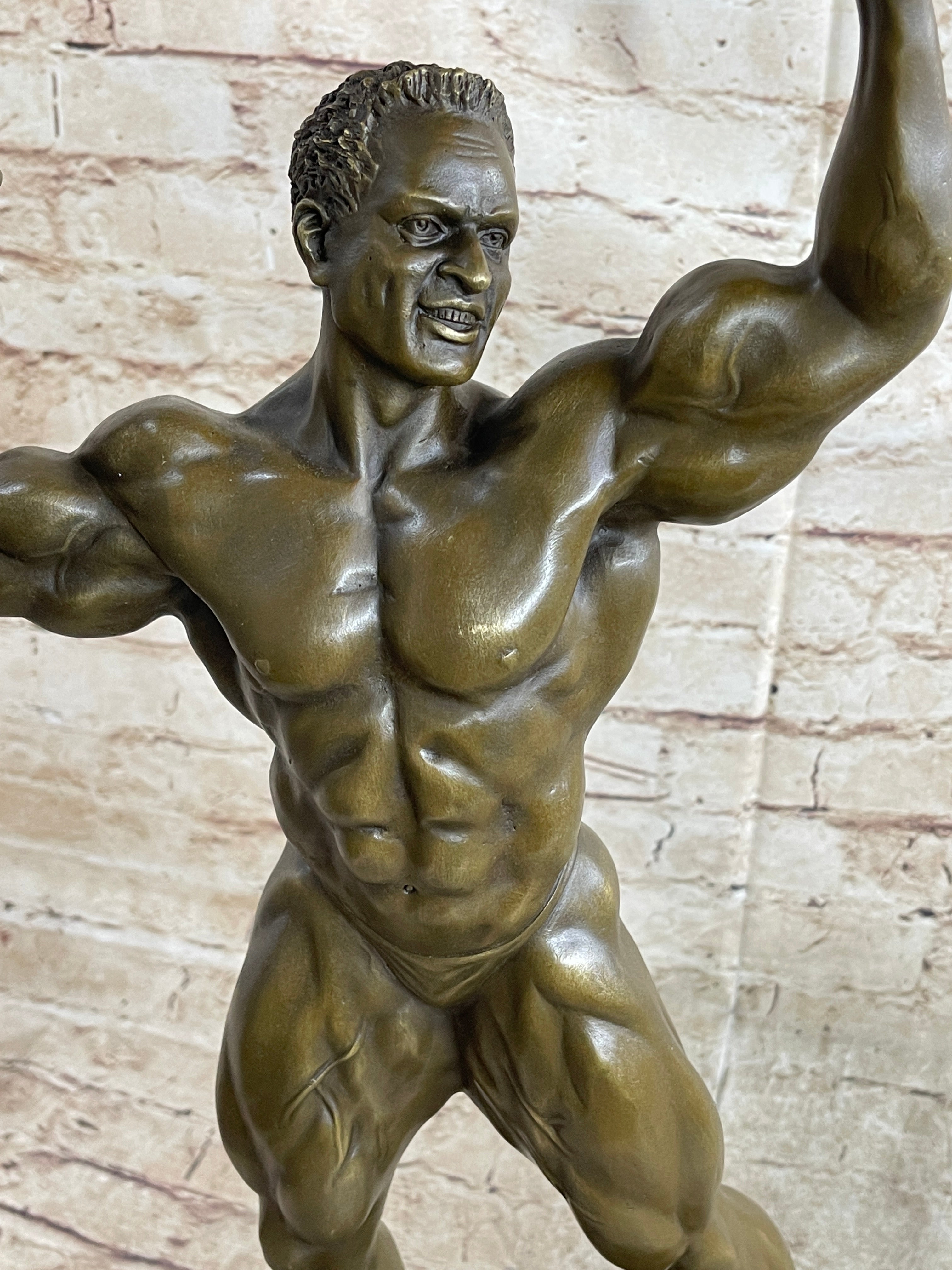 Bronze Muscle Man Statue Fitness Muscle Man Bronze Sculpture Famous Crafts  Bodybuilding Sports Gym Ornaments Room